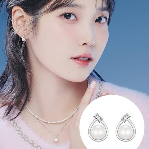 [아이유 PICK] BASIC PERLINA 진주 귀걸이 (JJP1EI3BF211SW000)